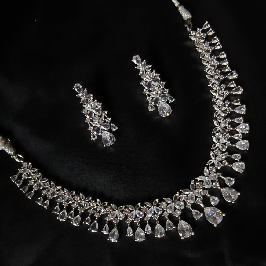 White Terra Necklace Set