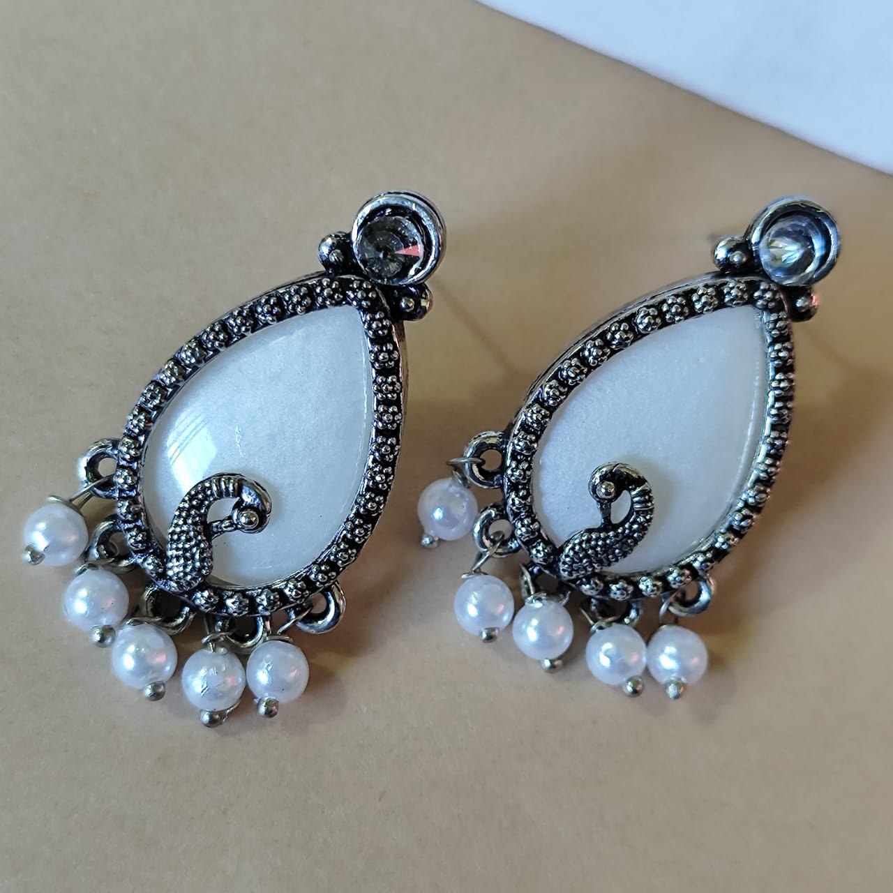 White Jolie Earrings