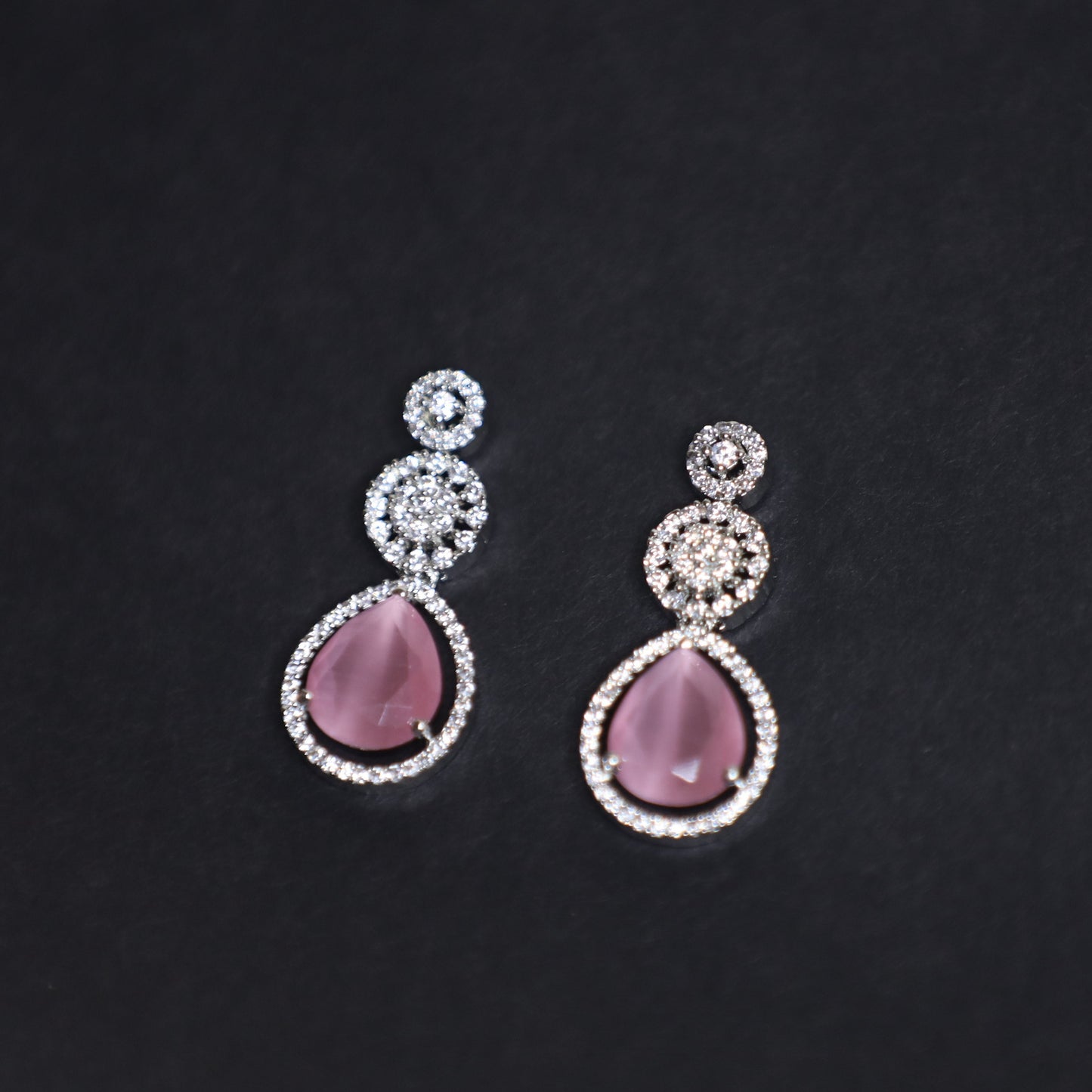 Pink Jaya Dangler