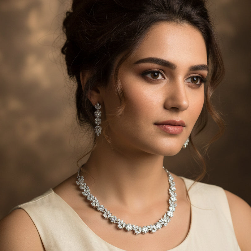 White Neve Necklace Set
