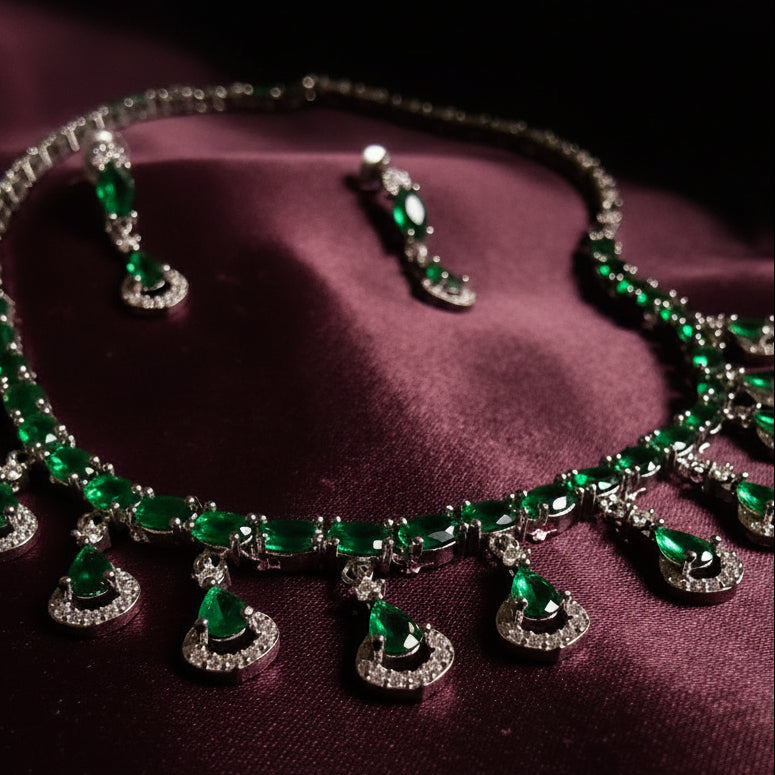 Green Lily Necklace Set