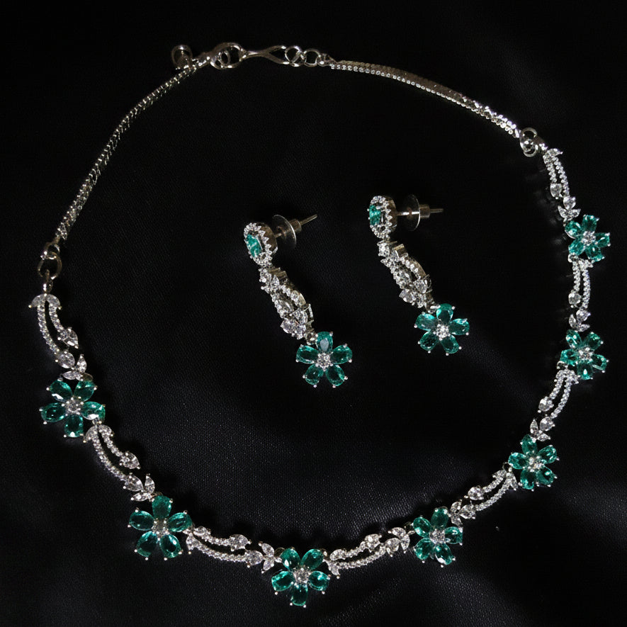 Green Ivy Necklace Set