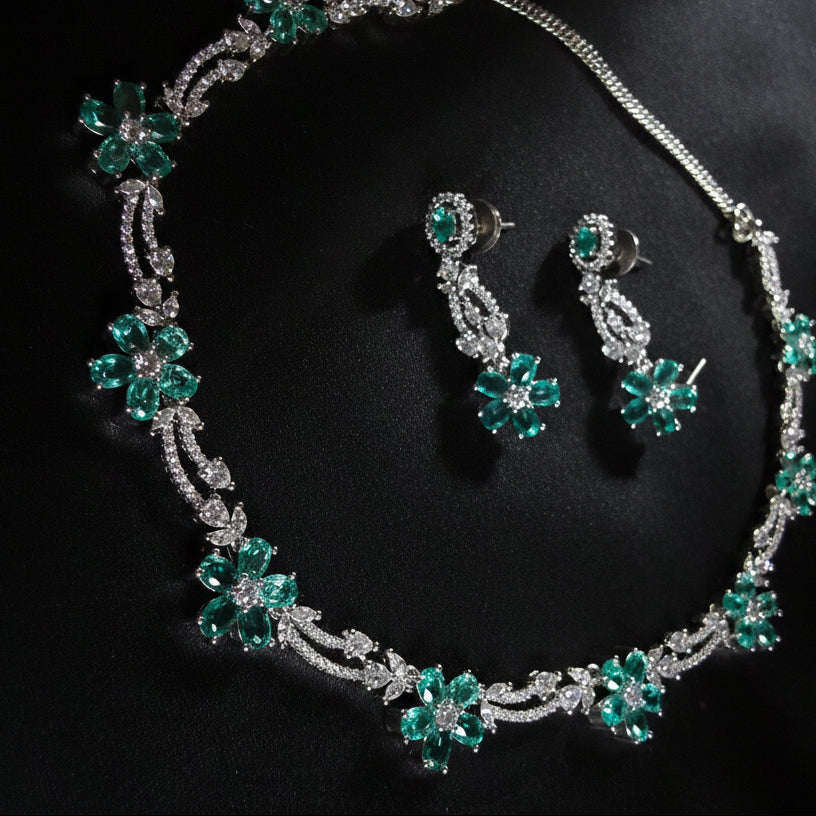 Green Ivy Necklace Set