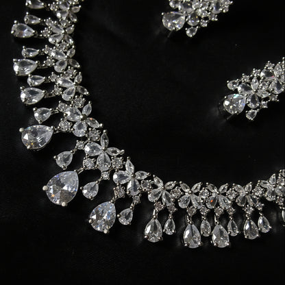 White Terra Necklace Set