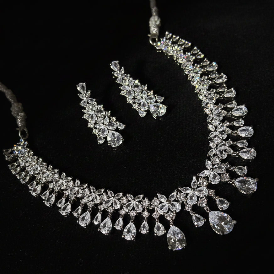 White Terra Necklace Set