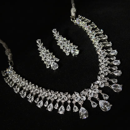 White Terra Necklace Set