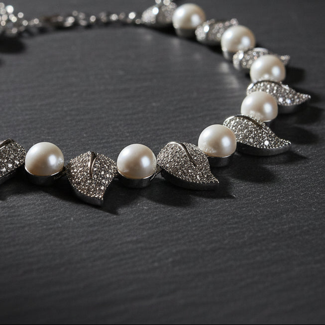 White Pearla Necklace Set